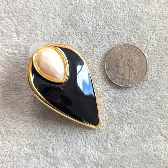 Iconic 70s 80s Art Deco Revival Enamel Pearl Earrings - Picture 3 of 3